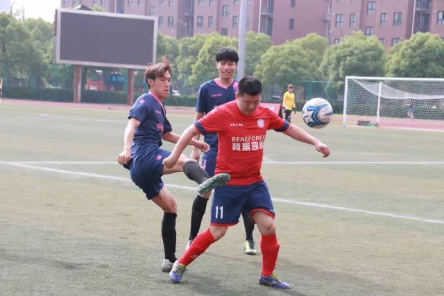 内维尔：我完全理解巴萨想要凯恩，他会在世界杯淘汰赛火力全开
